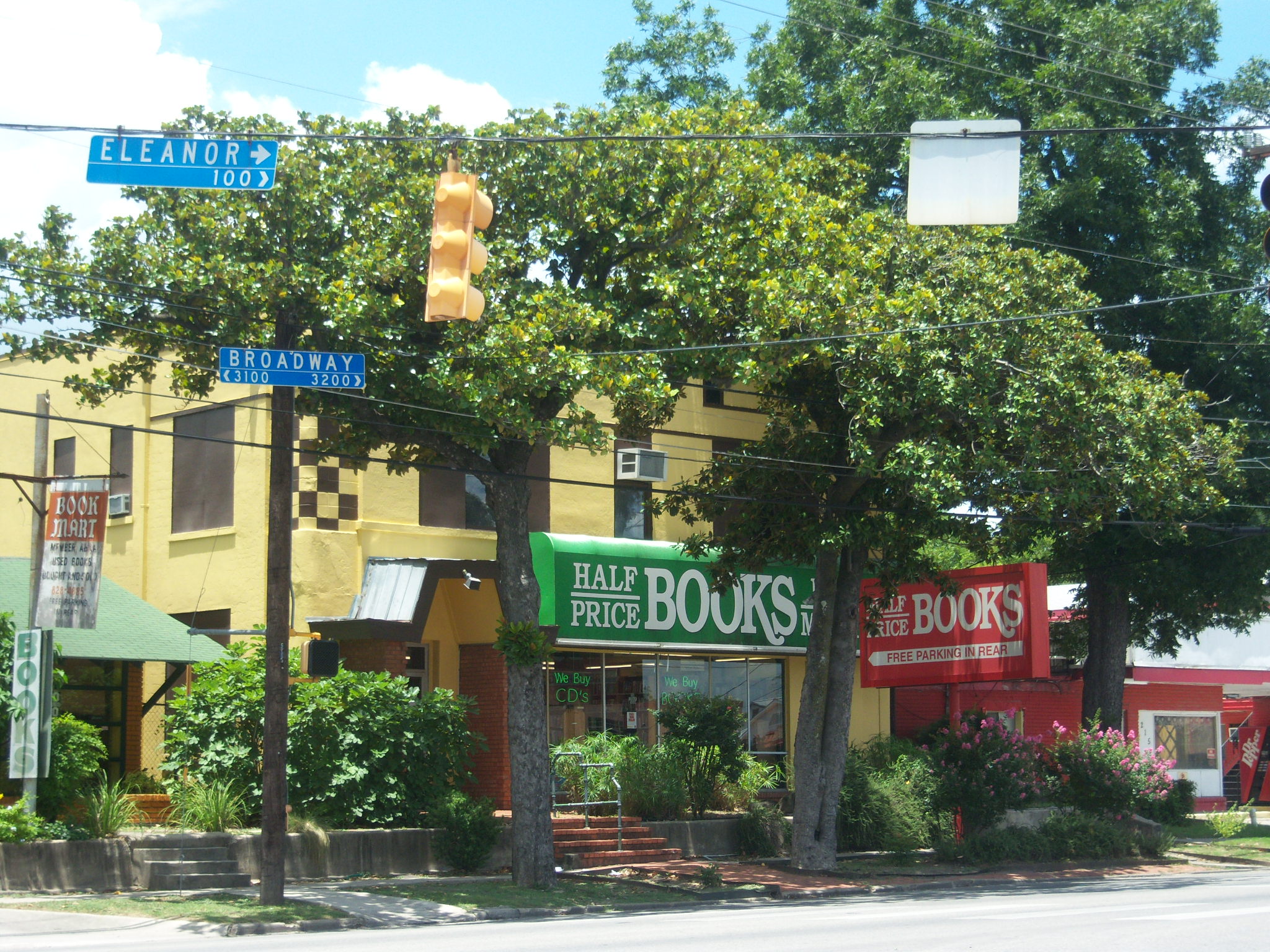 Photo of the Half Price Books on Broadway at Eleanor in San Antonio, Texas.
